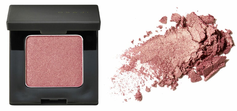 d15 Yorimichi〈寄り道〉。ぱっと見の印象より優しくまろやかに奥行きを作り出す、赤味ブラウン。ゴールドパールが華やかさもプラスしてくれる。