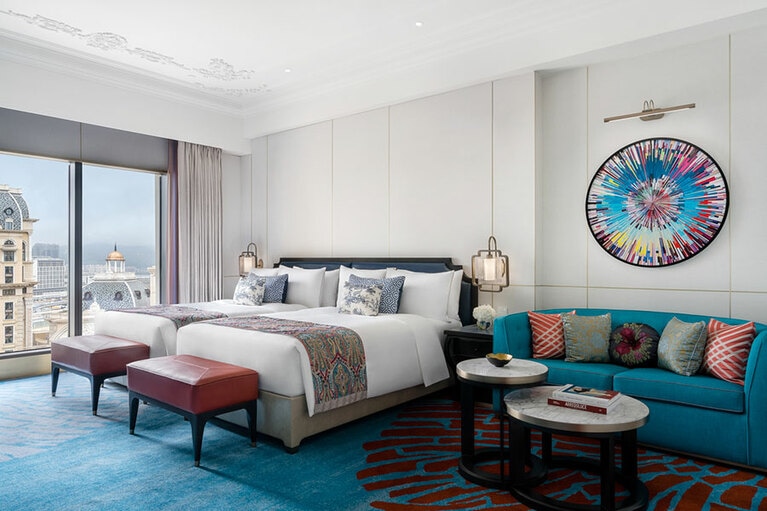 柔らかな色調のゲストルームはファミリー層にも人気。