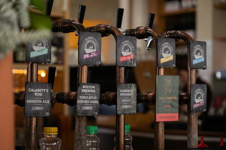 常時6種類前後の生ビールが用意されている。