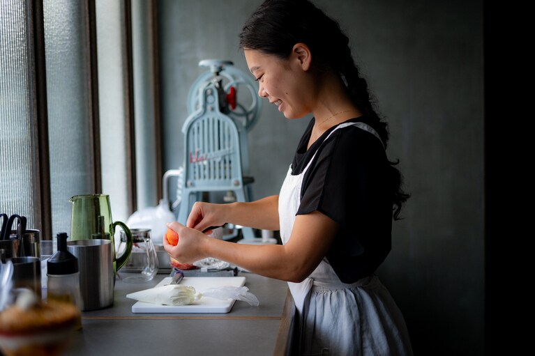シェフの池田汐華さん。