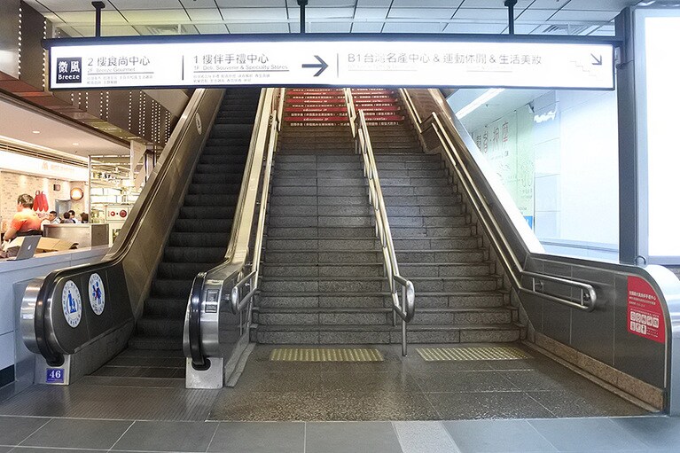 構内に4カ所あるエスカレーター。