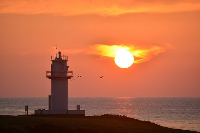 対馬瀬灯台夕日。
