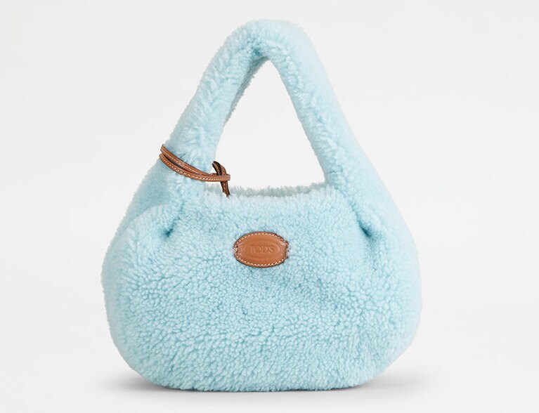 シャツ バッグ ホーボー ミニ W24×H18×D10cm 全4色(ピンク：三越伊勢丹限定色、ブルー：阪急うめだ限定色) 各218,900 円／トッズ・ジャパン