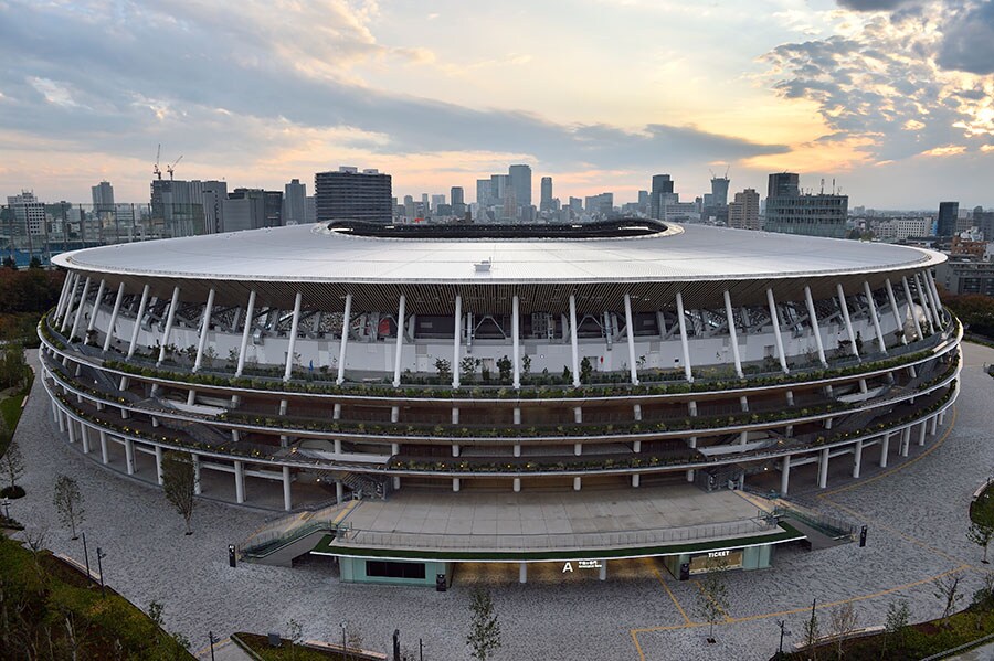 2020年7月24日(金)に東京オリンピック、8月25日(火)にパラリンピックの開会式が行われる新国立競技場。