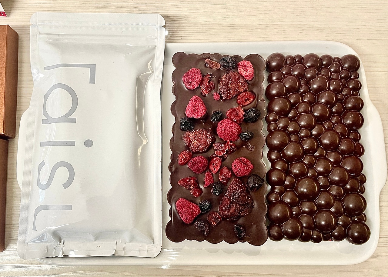 見た目も味わいも楽しい、遊び心のあるタブレットショコラ。