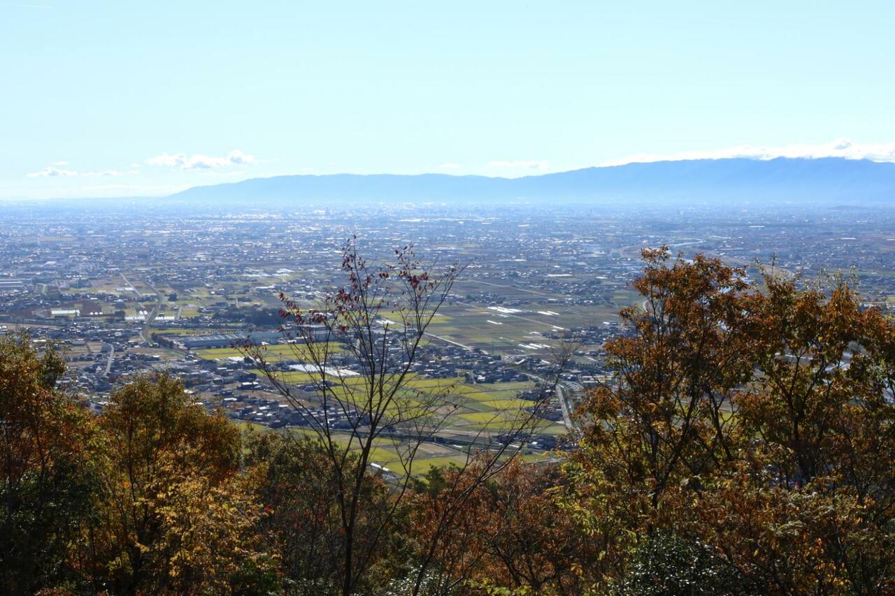 山口城から南西。大垣や関ヶ原方面
