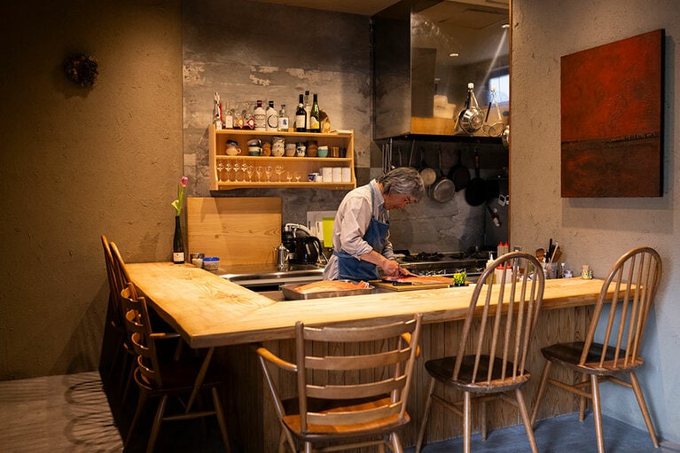 カウンターの内側との距離が近い！