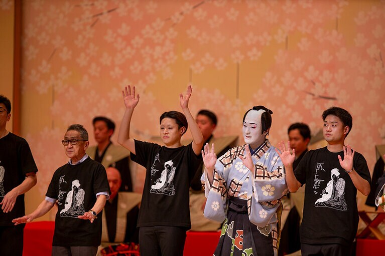 撮影：荒木大甫。