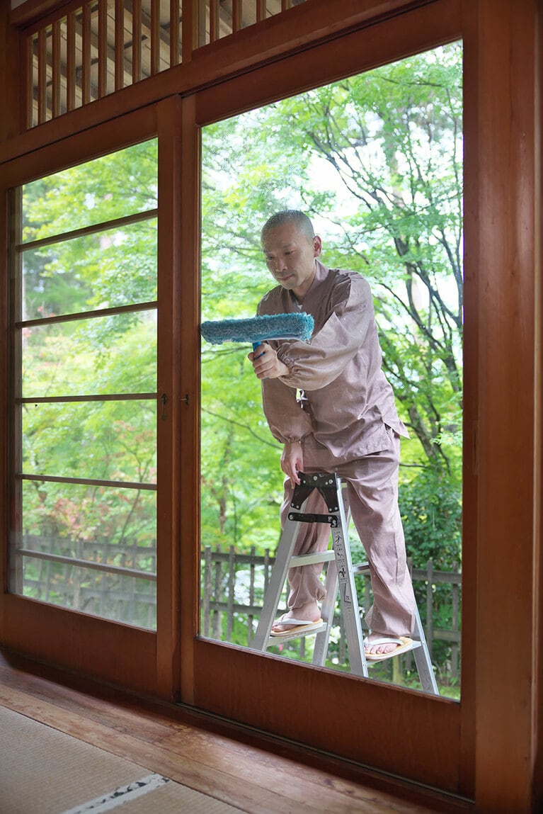 〈協力：関口真允〉『比叡山大阿闍梨 心を掃除する』より。