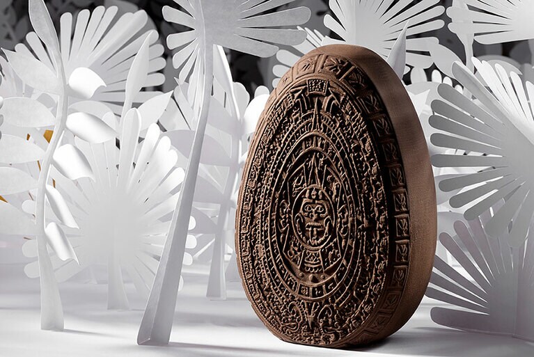 「ウフ ピエール ド ソレイユ(太陽の石)」4,536円。高さ約18センチ。