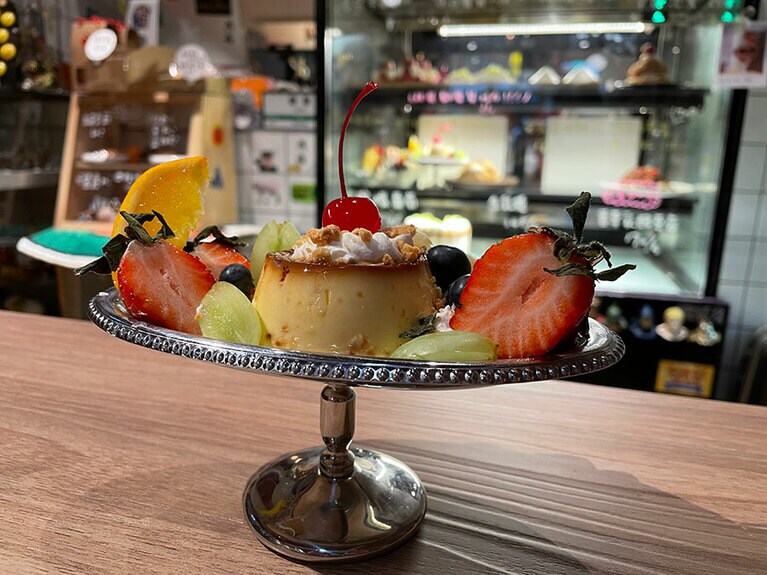 布丁百匯（プリンアラモード）190元。