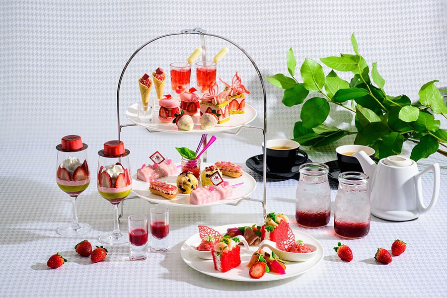 「TOKIMEKI Strawberry Afternoon Tea」のイメージ。1名 7,500円(税・サ込)。2日前までに要予約。