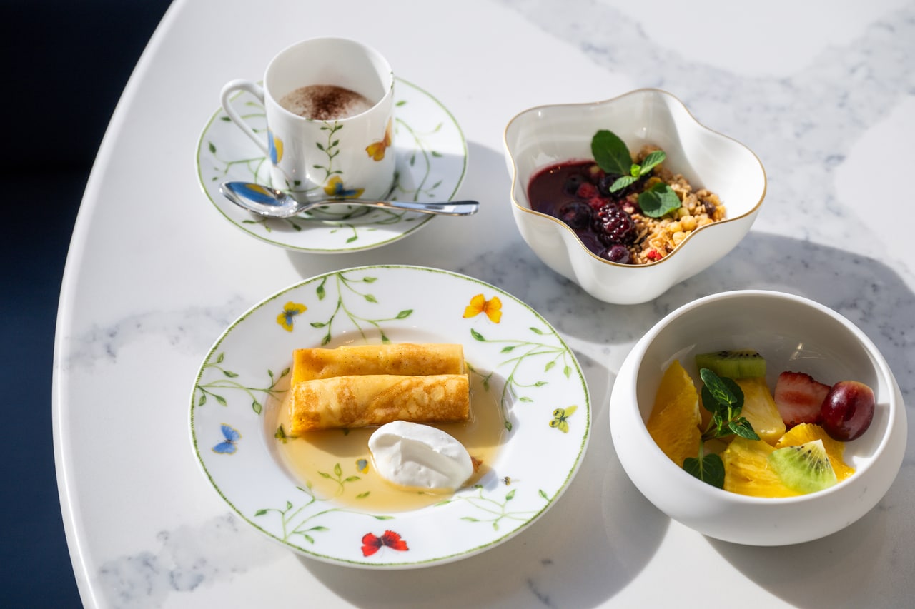 デザートは「OZIO 横浜アサイーボウル」「ミニカハラシンパンケーキ メイプルバターとクリーム 季節のフルーツ添え」「chef 大塚特製カプチーノのムース ミルクのフォーム“Hommage Hawaii”」。