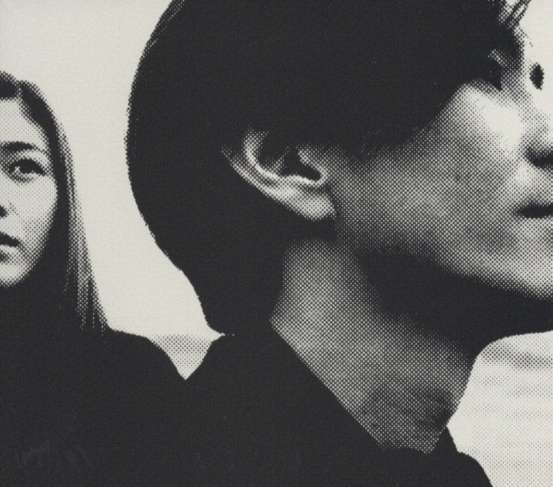 1996年に発売されたglobeの1stアルバム『globe』は、オリコン史上初となるアルバムセールス400万枚を突破した（「globe official」公式Xより）。