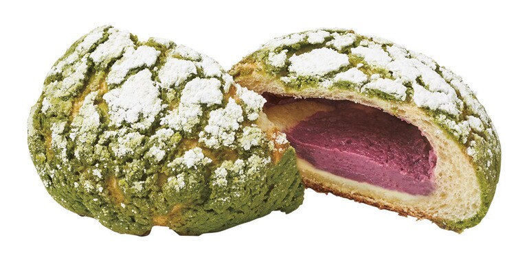 soil by HOUTOU BAKERYの「ホワイトチョコとカシスの抹茶メロンパ」230円。