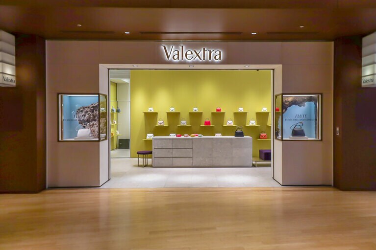 ヴァレクストラ 東京ミッドタウン店にて。