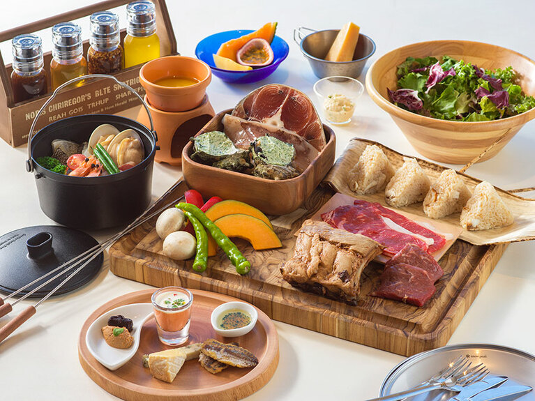 グランピング宿泊者向けバーベキューの食材の例。