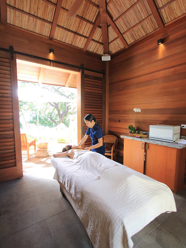 別途料金がかかるものの、中庭にあるハレ(ハワイ伝統スタイルの小屋)でのマッサージはオススメ！