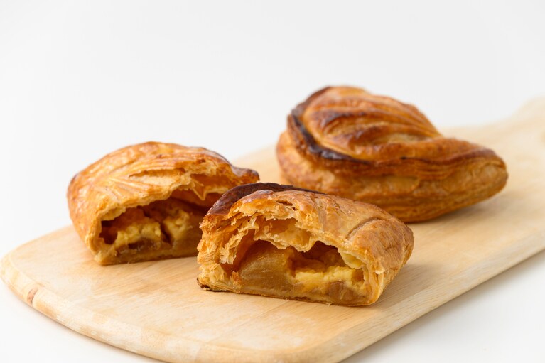 YATSUDOKIプレミアムアップルパイ 各421円。※一部店舗で取り扱いがない場合あります