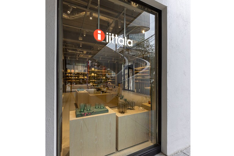 イッタラ表参道 ストア&カフェ。