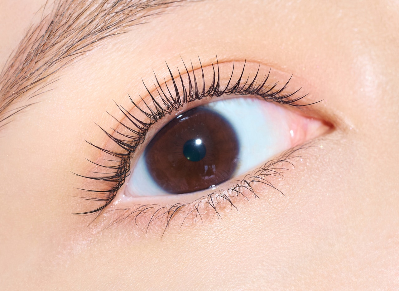 デジャヴュ フォルミングラッシュ プレミアム グロウブラック 使用イメージ。