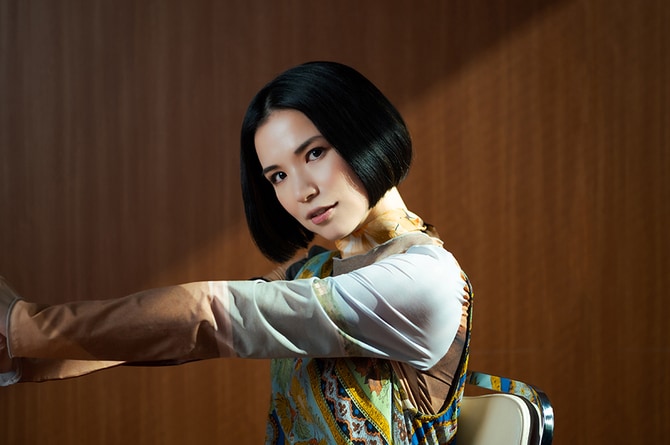 Superfly・越智志帆がエッセイを出版 「歌詞は写真で文章は 映像