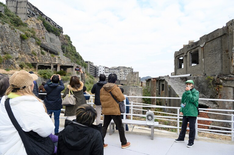 島内の建物は荒廃が進んでいるため、見学できるエリアは制限されている。