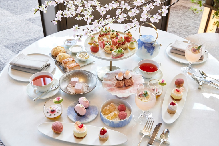 「桜アフタヌーンティー」のイメージ。1名9,400円（税・サ込）。要予約。