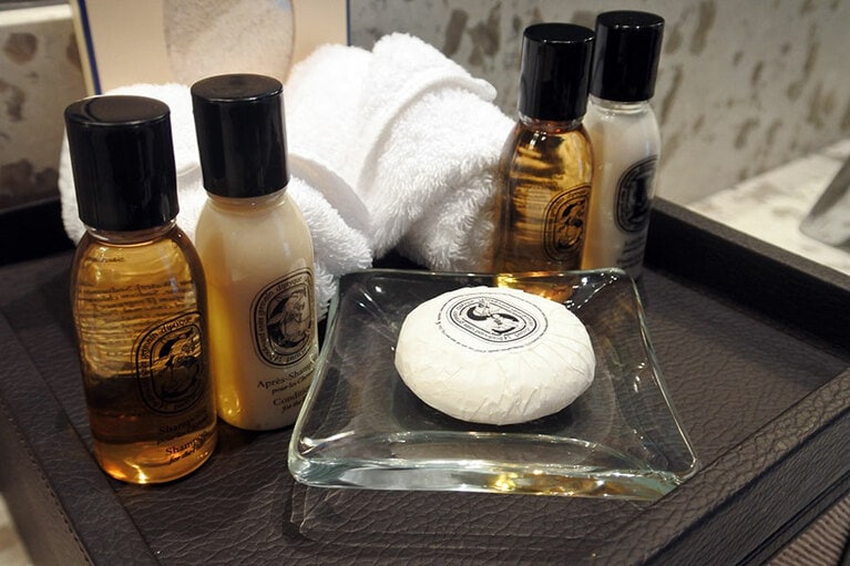 スイートのバスアメニティはディプティック！