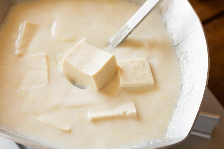 ほっとする豆乳スープがシメ。