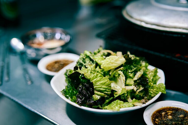 サラダが美味。