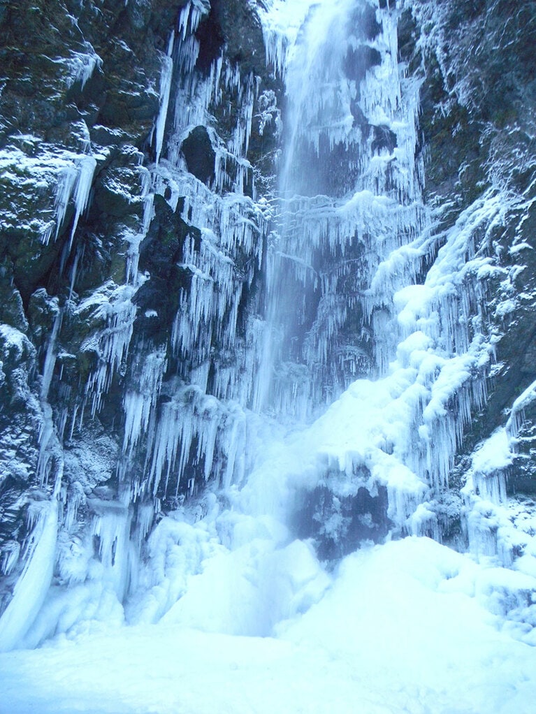 神通滝の氷瀑。