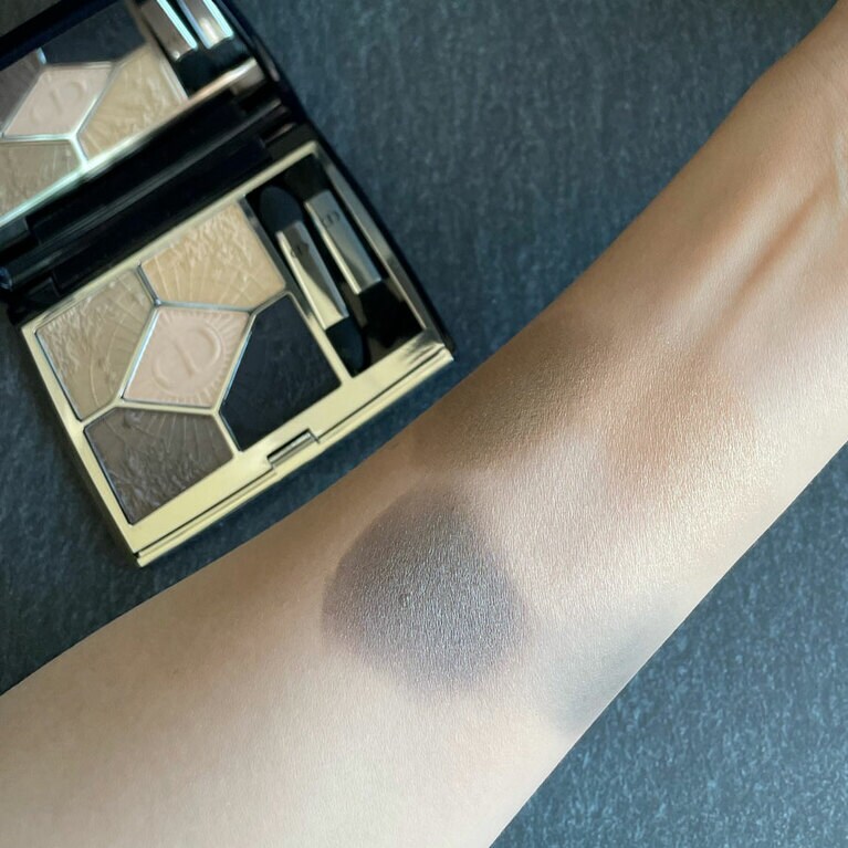 359 コスミック アイズのスウォッチ。