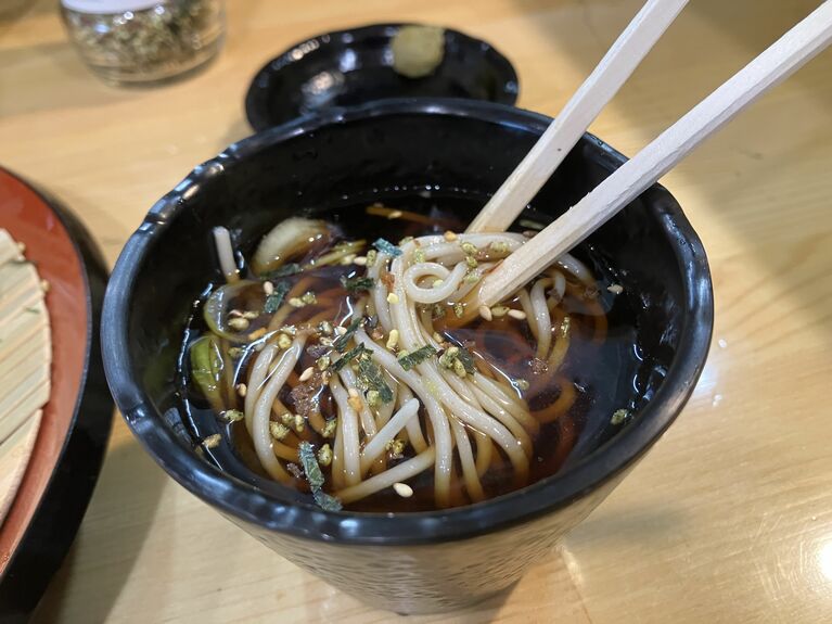 卓上のふりかけをかけて…