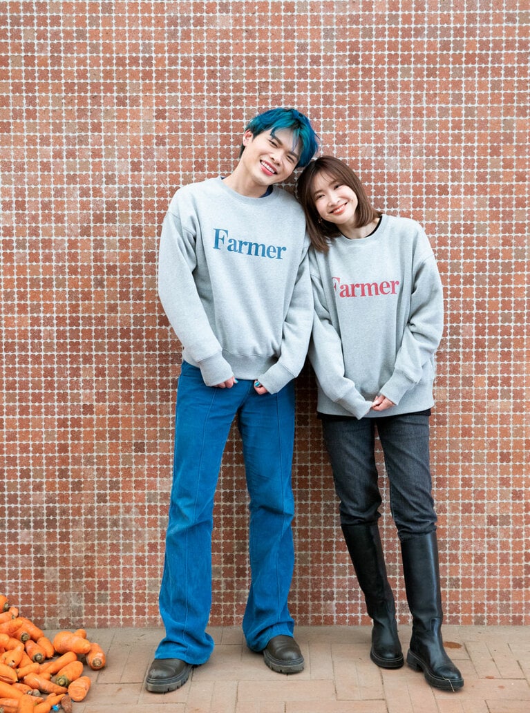 紗栄子さんのSNSでも人気のマネージャー、万太郎さん。「最近私よりメイク時間が長い(笑)。私と一緒に東京から移住してきてくれて、今ではこの牧場を心から愛してくれている、頼れる存在です」