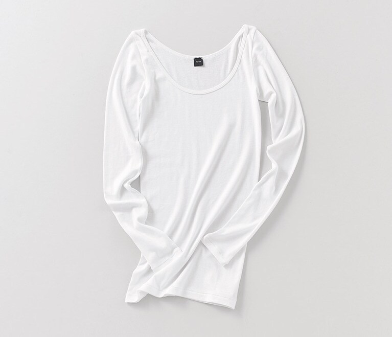 ATONの「カットソー」BOX入り 6,300円／ヴァリアス ショールーム