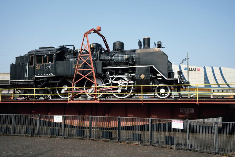 JR福知山駅南口公園に展示されているSL（C1140）。