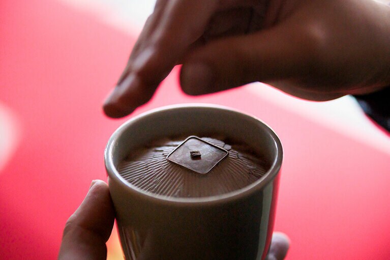 室町時代に確立されたという「香道」の世界を気軽に体験できる。