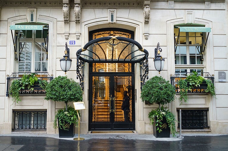 ネオクラシック様式のファサード。