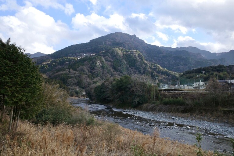 ブリュワリーのすぐ近くには穴吹川が流れる。（撮影：一ノ瀬伸）