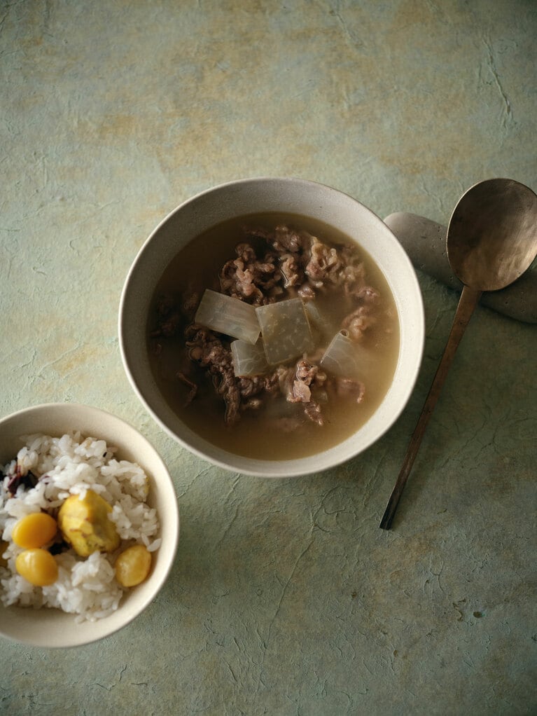 今回作る、牛肉と大根の汁物と栄養ごはん。
