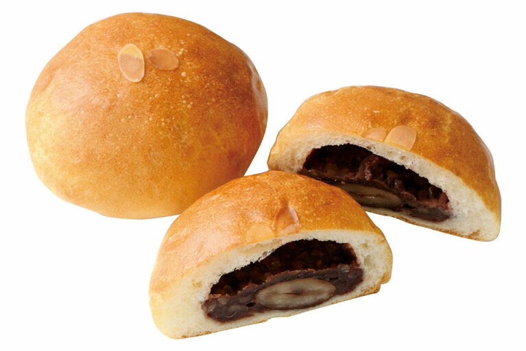 花まめあんぱん1個 230円。花豆の甘露煮がほっくり。＠kogomipain (コゴミパン)