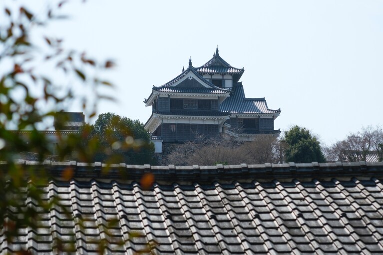 福知山に訪れたら是非足を運びたい、明智光秀が築いた福知山城を目指して。