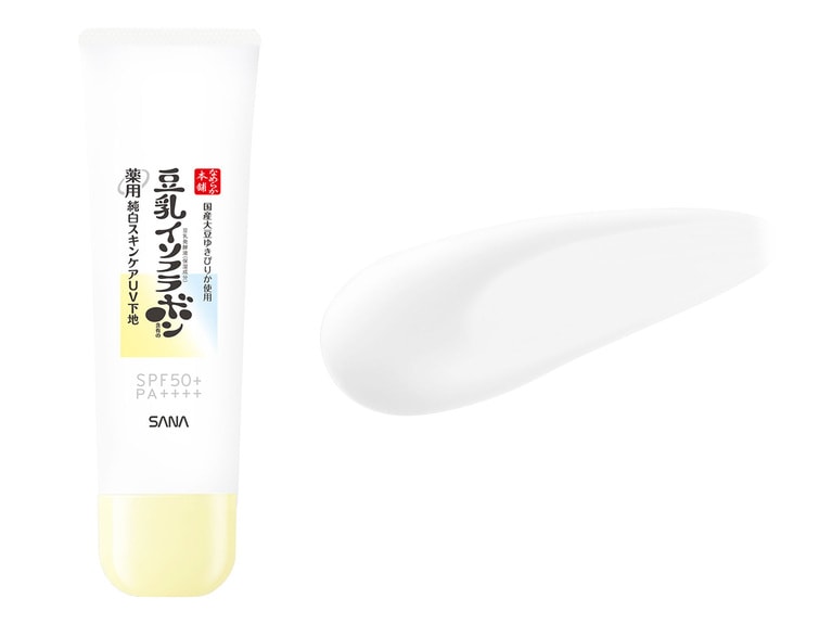 美白や毛穴に対応するUVカット下地。なめらか本舗のオリジナルである豆乳発酵液を配合。さらに美白有効成分である高純度アルブチンと、肌荒れ防止成分であるグリチルレチン酸ステアリル、3種のビタミンC誘導体などが配合され、シミや肌荒れを防ぎながら透明感のある肌に導く。トーンアップ効果で冴えた透明感をプラスし、長時間のメイク持ちもかなえる。サナ　なめらか本舗　薬用純白スキンケアUV下地　N（医薬部外品）  SPF50+・PA++++ 50g 1,210円／常盤薬品工業