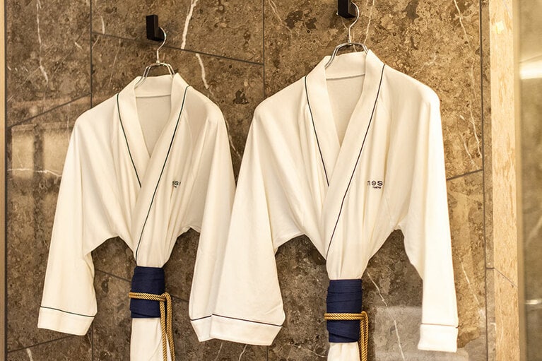 うっとりする肌ざわりのバスローブ。