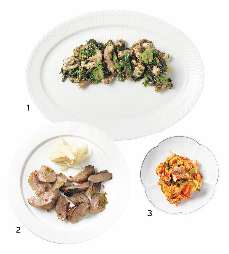 1：活タコと海苔のペーストのあえもの。 
2：エゴマとローズマリーでマリネしてから焼いた、トントロのロースト。 
3：ほんのり甘い牡蠣のあえ物はウリやセリも入る。 
すべてW140,000のディナーセットから。