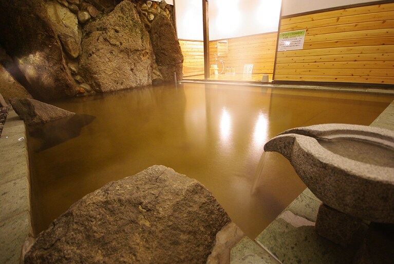 那須温泉 五ッ星源泉の宿 大鷹の湯［栃木／西那須温泉］貸切風呂。