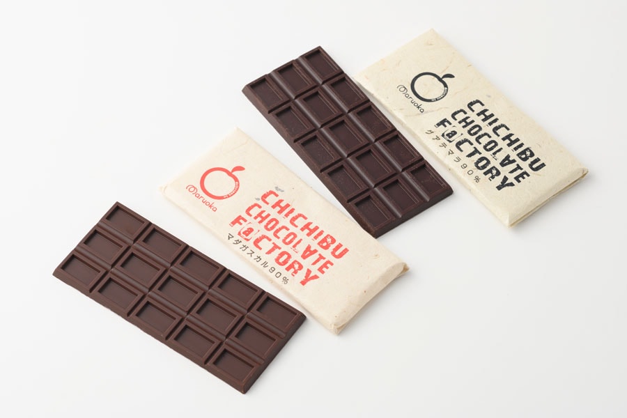 オリジナルBEAN TO BAR CHOCOLATE 各1,460円（40ｇ）。左から：マダガスカル90％、グァテマラ90％。