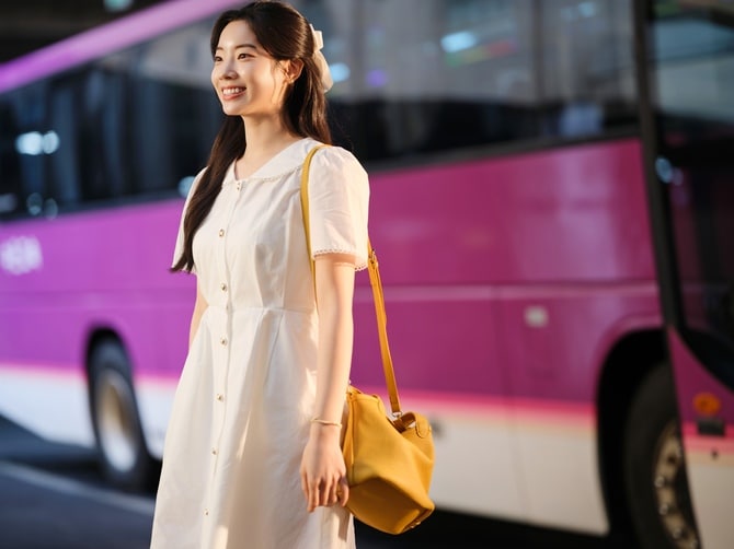 ジヌ役のジニョンさん。（C）2025 STUDIO TAKE CO., Ltd. & JAYURO PICTURES CO., Ltd.
