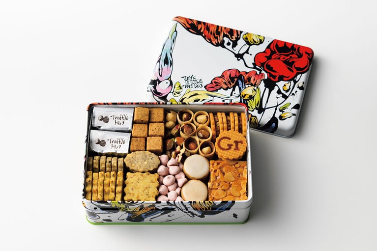 ナッツクッキー缶「味覚の鳩」520g（クッキー100個、苺メレンゲ、ミックスナッツ入り）5,378円／Groovy Nuts